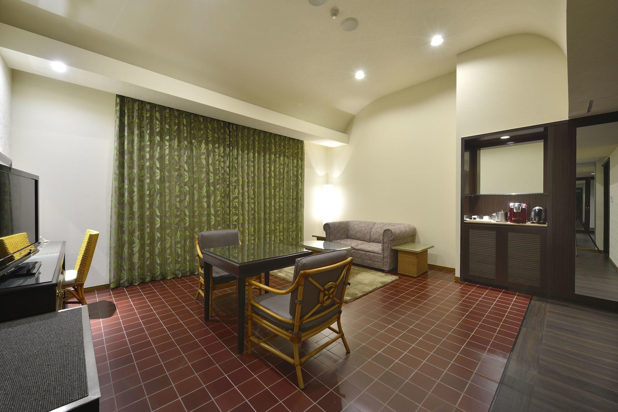 โอกินาว่า คาริยูชิ รีสอร์ต เอ็กเซส อิชิงากิ Hotel Ishigaki  ภายนอก รูปภาพ