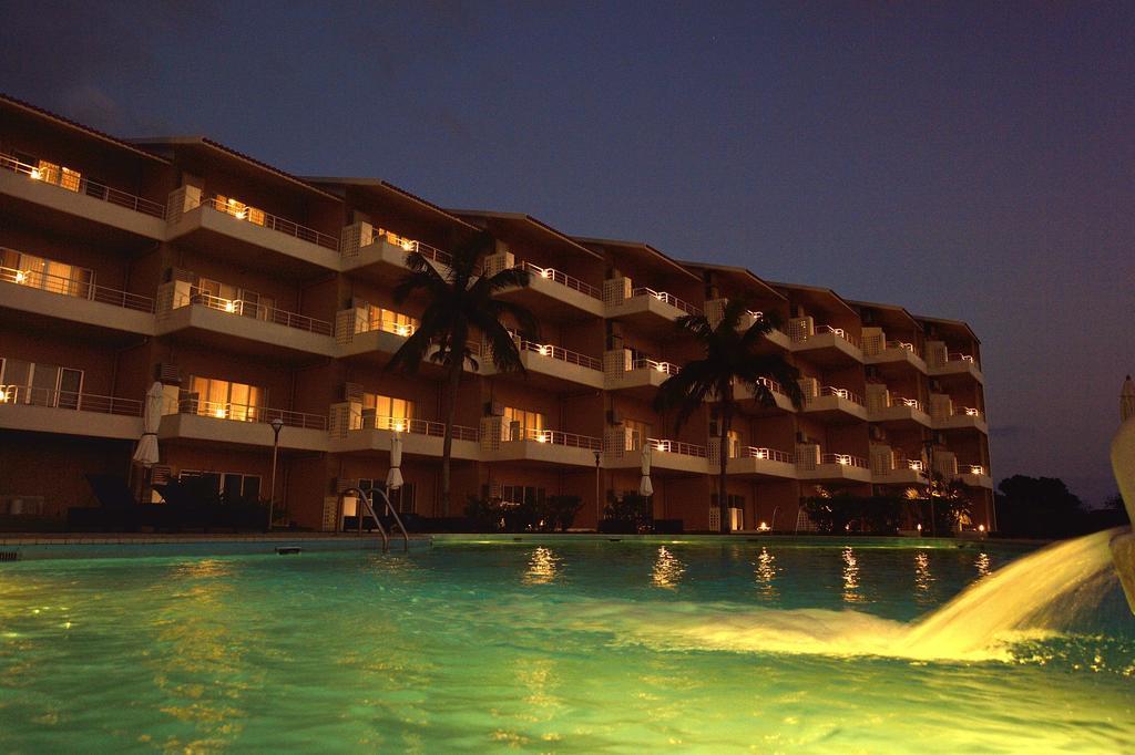 โอกินาว่า คาริยูชิ รีสอร์ต เอ็กเซส อิชิงากิ Hotel Ishigaki  ภายนอก รูปภาพ