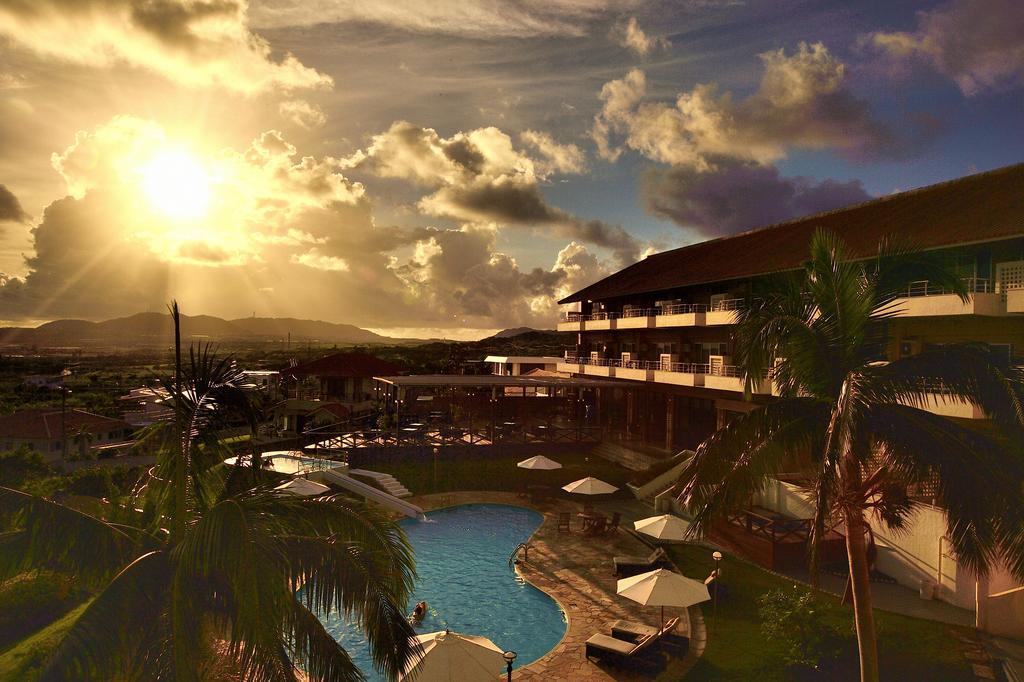 โอกินาว่า คาริยูชิ รีสอร์ต เอ็กเซส อิชิงากิ Hotel Ishigaki  ภายนอก รูปภาพ