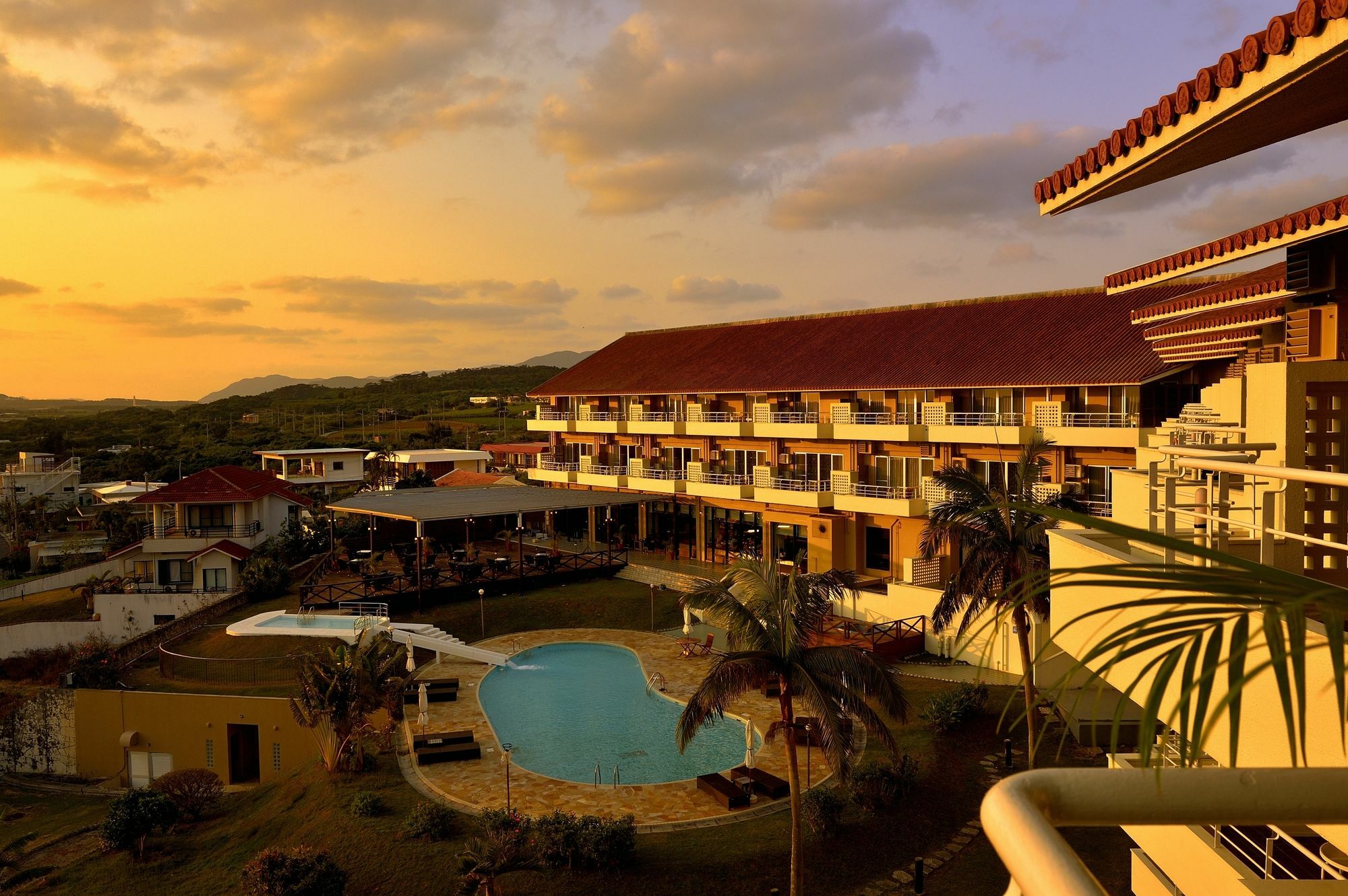 โอกินาว่า คาริยูชิ รีสอร์ต เอ็กเซส อิชิงากิ Hotel Ishigaki  ภายนอก รูปภาพ