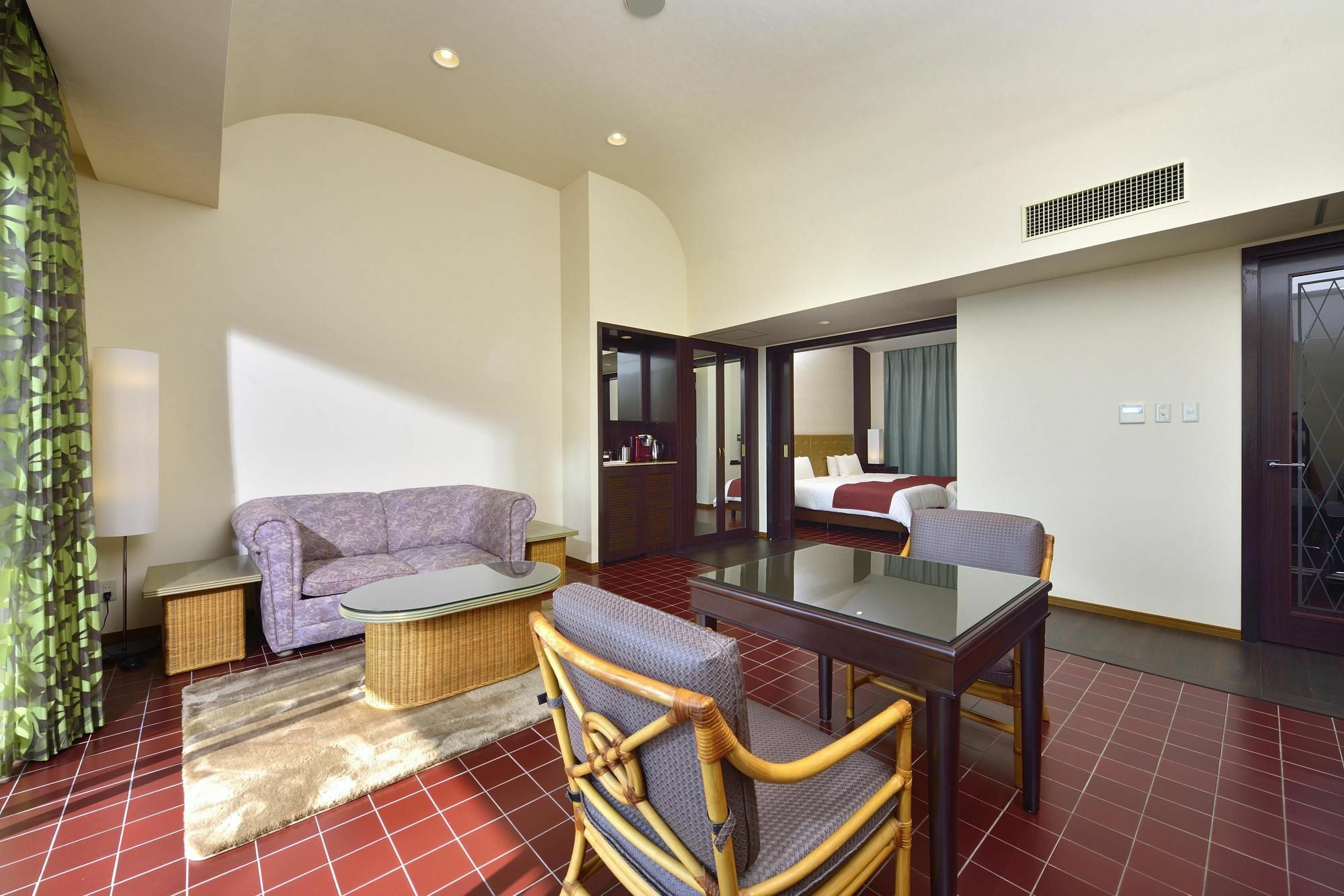 โอกินาว่า คาริยูชิ รีสอร์ต เอ็กเซส อิชิงากิ Hotel Ishigaki  ภายนอก รูปภาพ