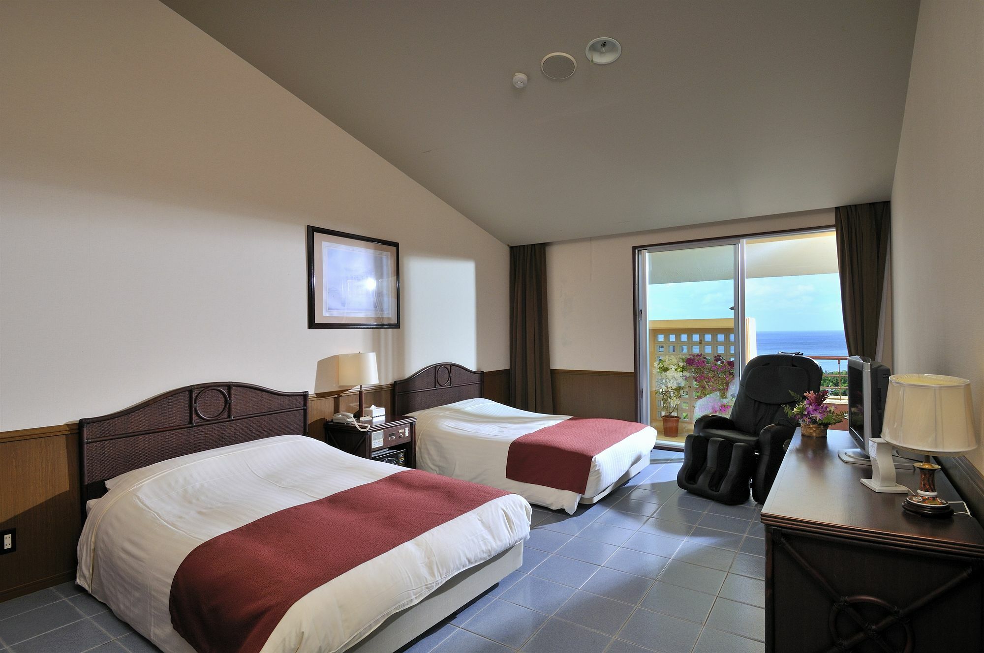 โอกินาว่า คาริยูชิ รีสอร์ต เอ็กเซส อิชิงากิ Hotel Ishigaki  ภายนอก รูปภาพ