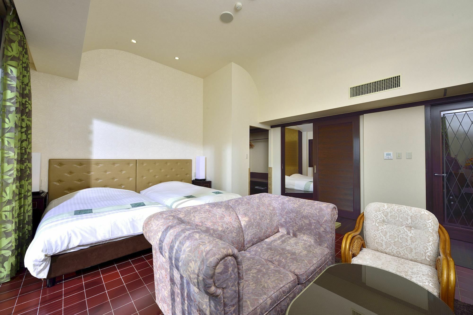 โอกินาว่า คาริยูชิ รีสอร์ต เอ็กเซส อิชิงากิ Hotel Ishigaki  ภายนอก รูปภาพ